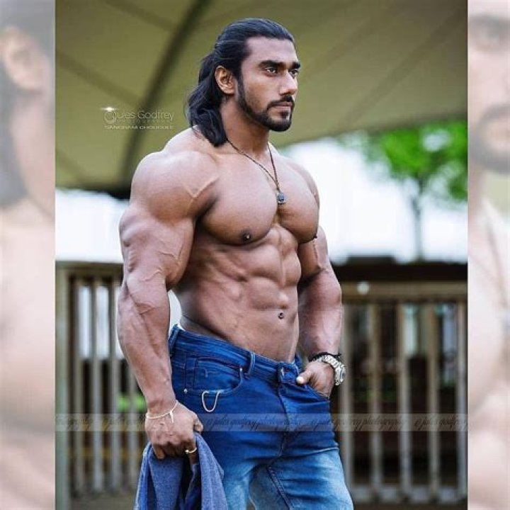 Raphy Pina Height, Weight, Net Worth, Age, Birthday, Wikipedia, Who, Instagram, Biography